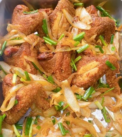 Hình ảnh Cơm cánh gà chiên nước mắm