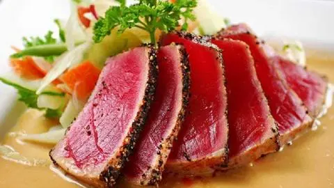 Hình ảnh Salad cá ngừ áp chảo hạt mè