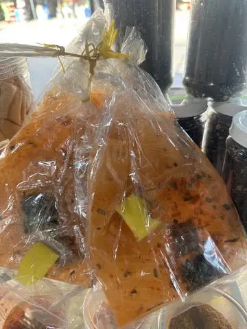 Hình ảnh Bánh tráng bơ đỏ