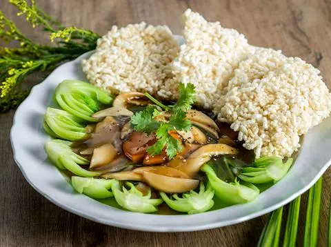 Hình ảnh Cơm Cháy Sốt Nấm