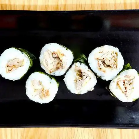 Hình ảnh Maki Da Cá Hồi Chiên