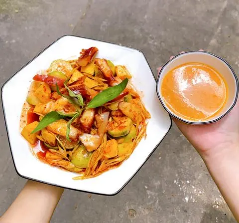 Hình ảnh Chân gà rút xương mix bạch tuộc