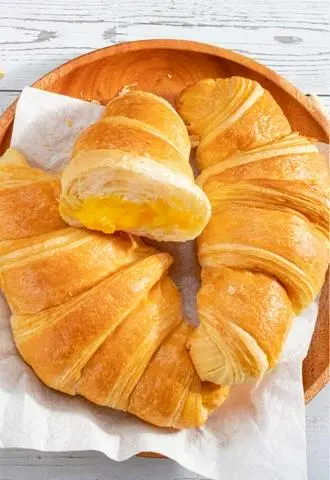 Hình ảnh Croissant Lava Trứng Muối