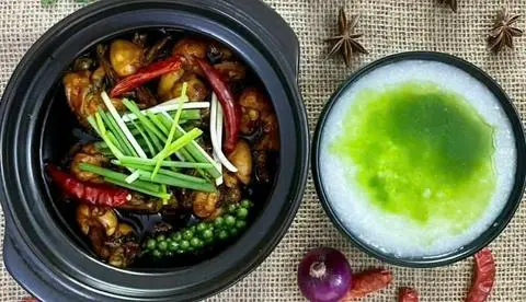 Hình ảnh Cháo ếch 1 con (cháo lá dứa)
