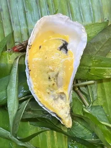 Hình ảnh Hàu nướng trứng muối