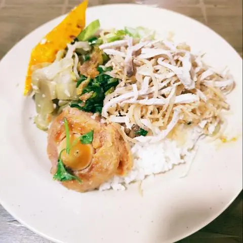 Hình ảnh Cơm Xíu Mại Bì Chả 
