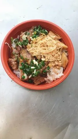 Hình ảnh Bún thịt xiên nướng đặc biệt