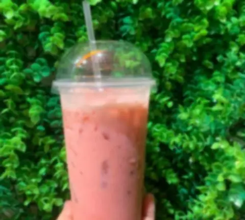 Hình ảnh Dâu tây tươi mix sữa