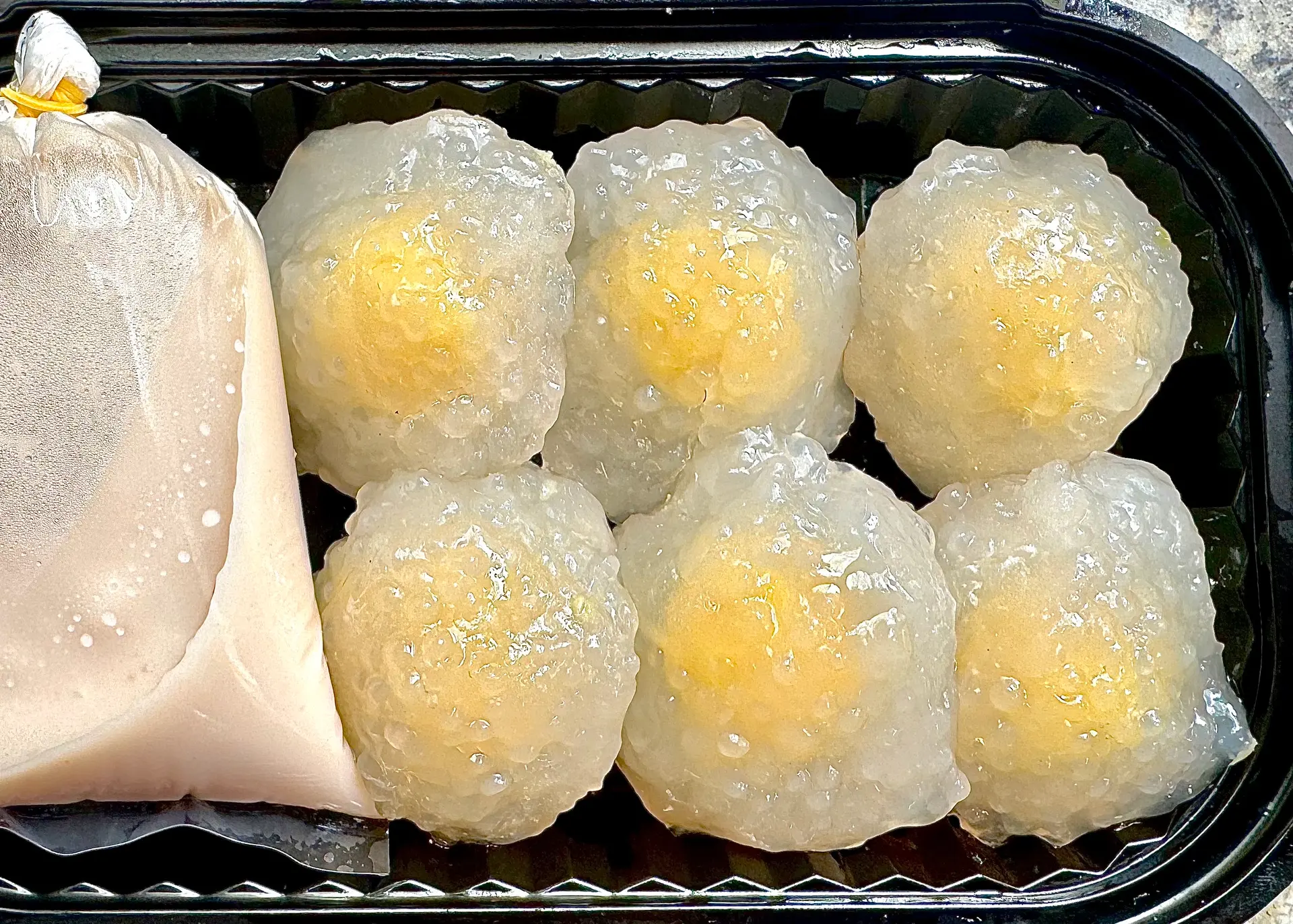 Hình ảnh Bánh bột bán nhân đậu xanh