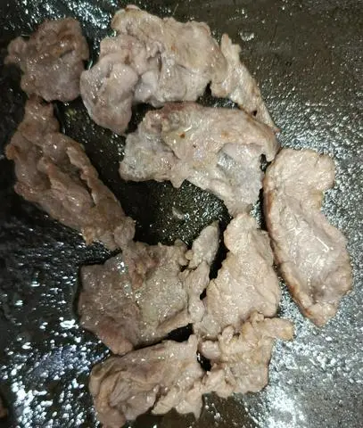 Hình ảnh Thịt bò xào thêm 