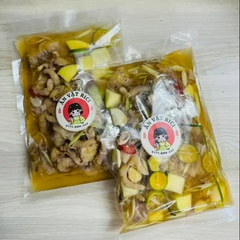 Hình ảnh Chân gà rút xương sả tắc 