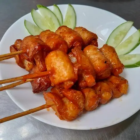 Hình ảnh Cơm xiên thịt nướng chay
