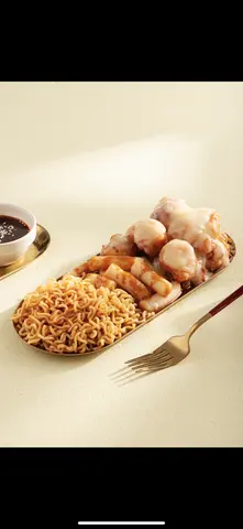 Hình ảnh Gà + Mì + Tokbokki