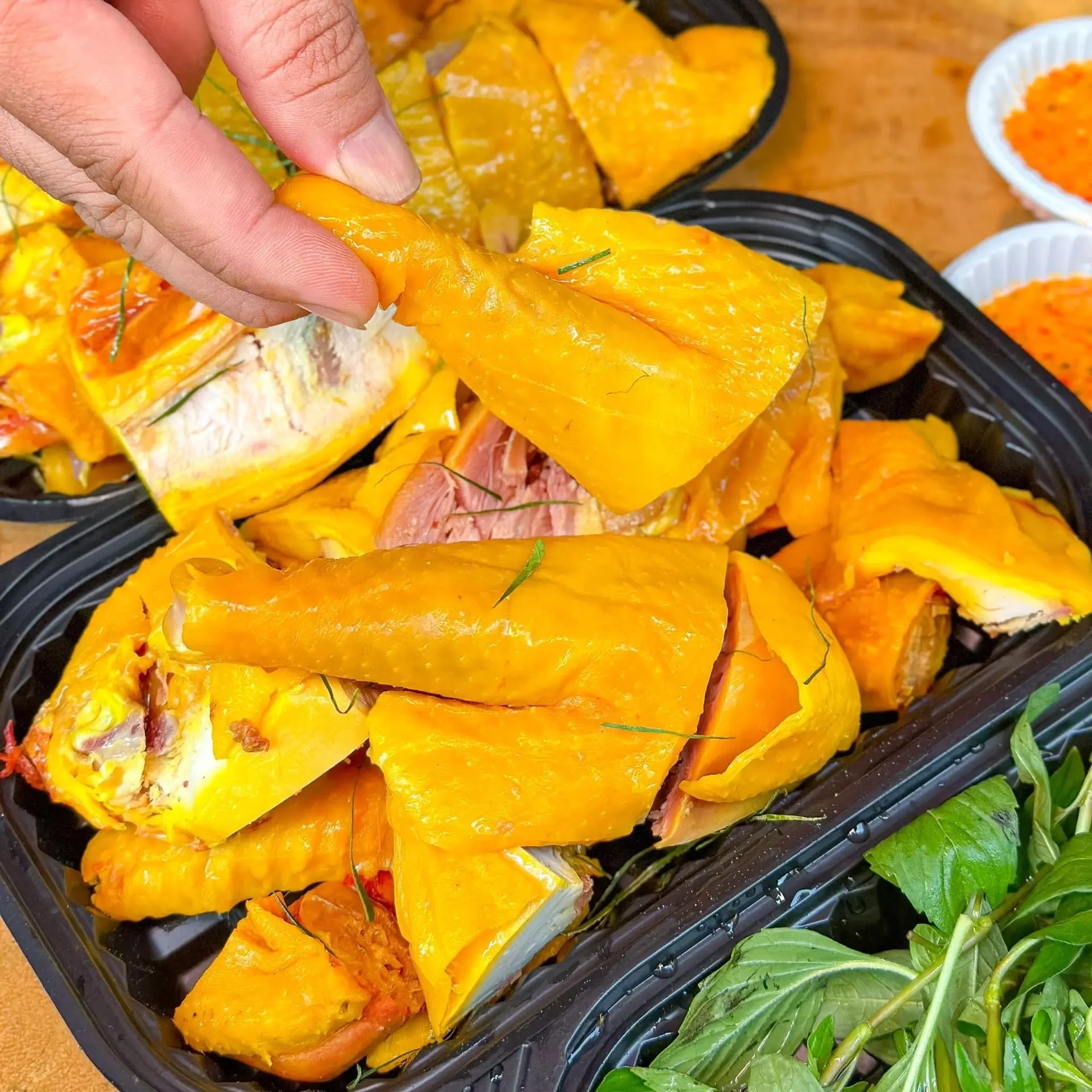Hình ảnh Gà Ủ Muối Nửa Con