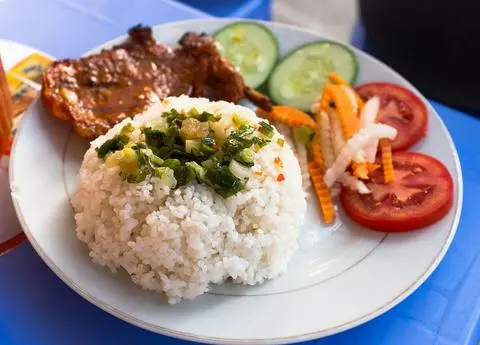 Hình ảnh Cơm Sườn Nướng