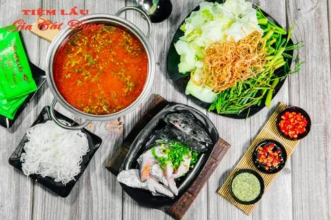 Hình ảnh Lẩu đầu cá hồi