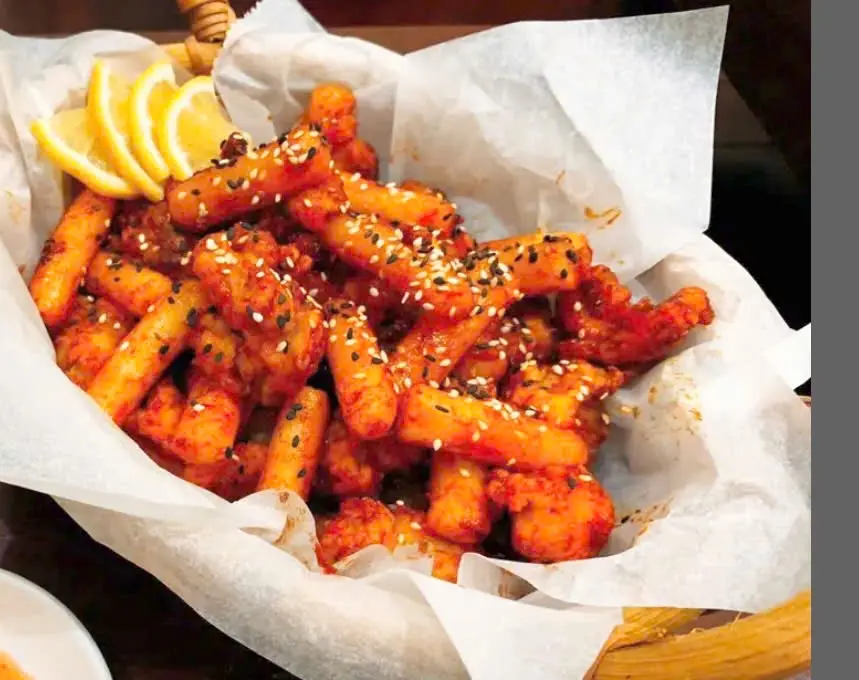 Hình ảnh Da gà chiên+Tokbokki chiên giòn sốt cay- Phần lớn+Tặng kèm ly coca