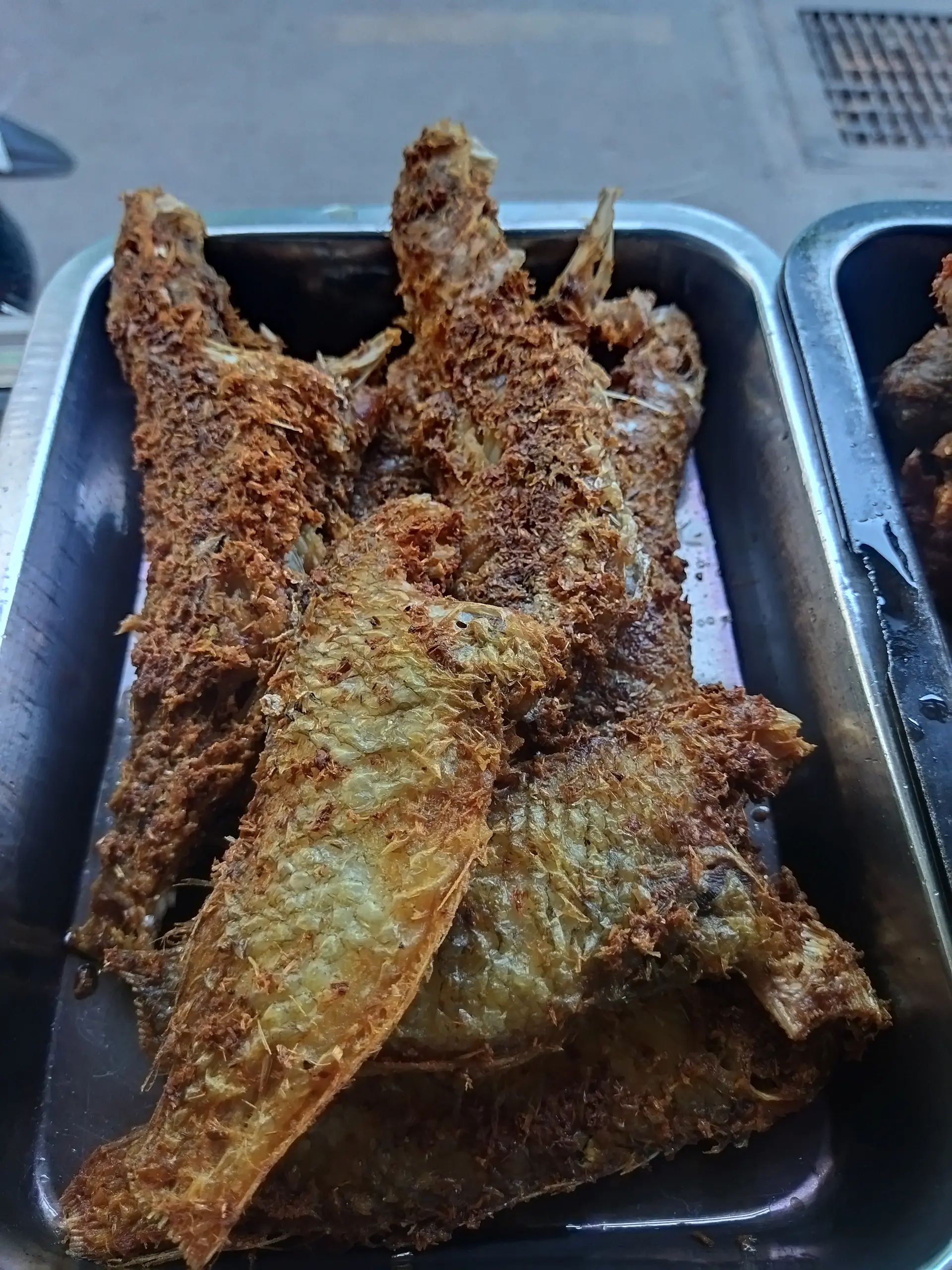 Hình ảnh cơm cá chiên 