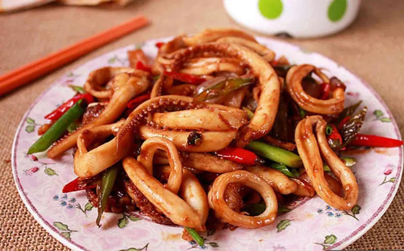 Hình ảnh Cơm chiên mực xào sốt tiêu đen