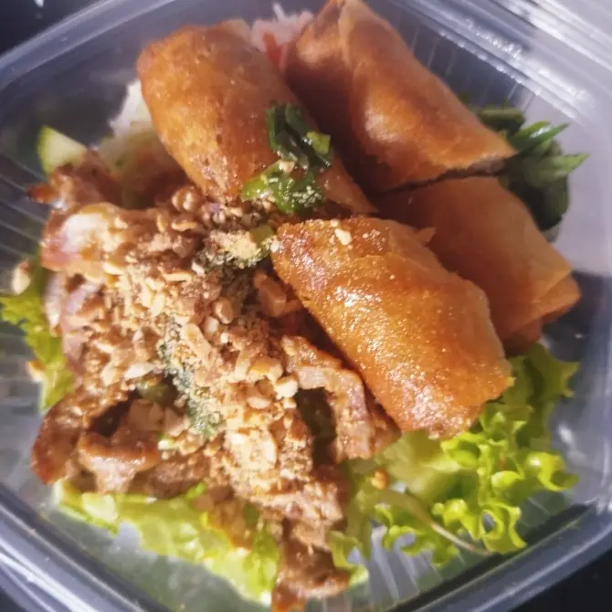 Hình ảnh Bún thịt nướng chả giò2