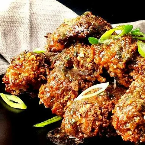 Hình ảnh Crispy chicken with teriyaki sauce - gà rán với sốt teriyaki