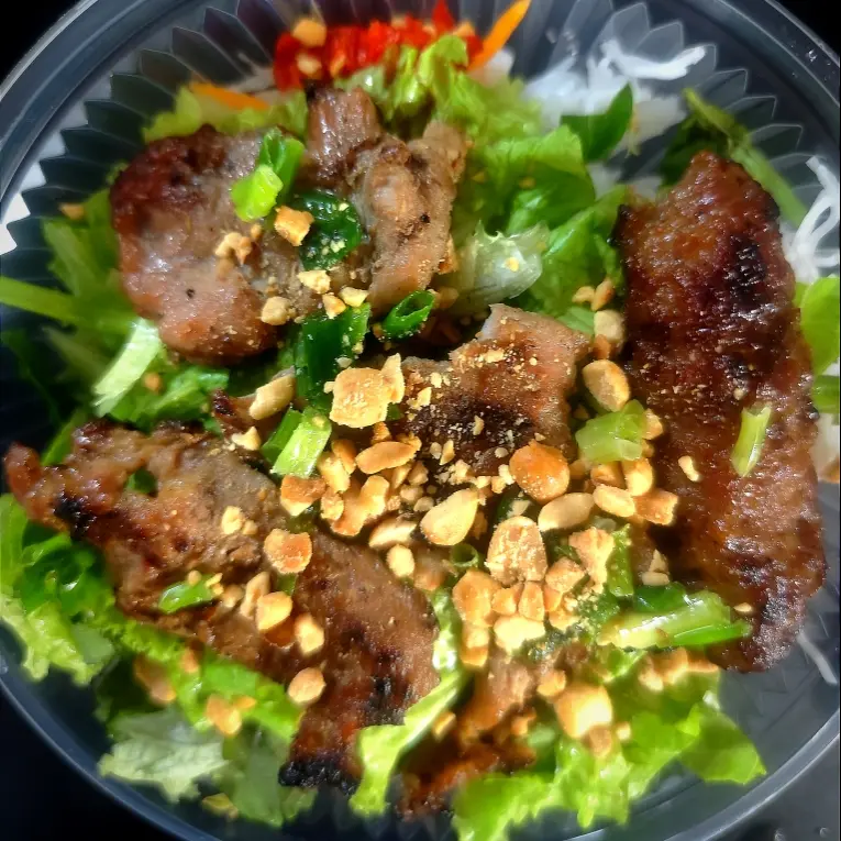 Hình ảnh Bún thịt nướng nem nướng