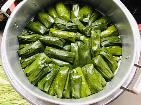 Hình ảnh Combo hot 40 bánh lọc Huế kèm 9 chả Huế