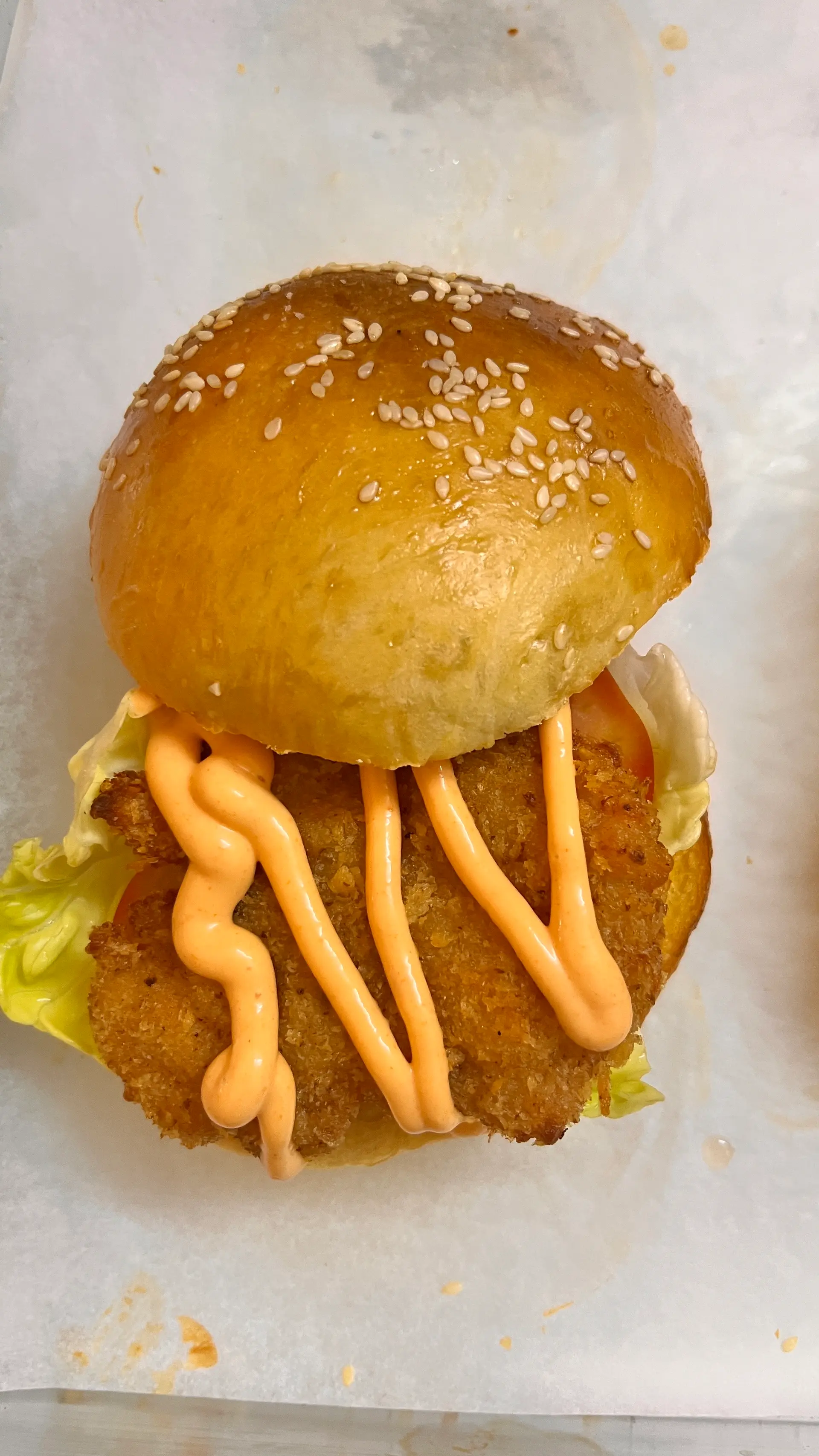 Hình ảnh BURGER TÔM GIÃ TAY
