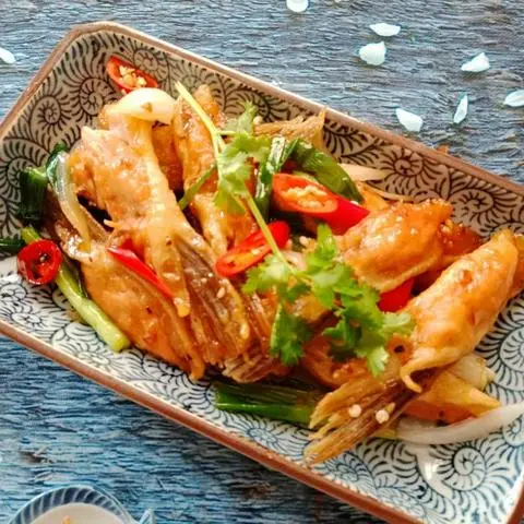 Hình ảnh VÂY CÁ HỒI CHỈEN NƯớC MẮM