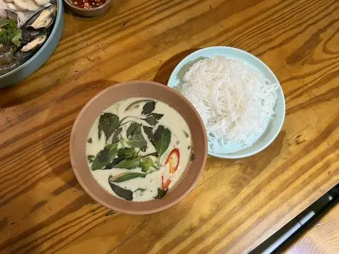 Hình ảnh Cà ri xanh gà