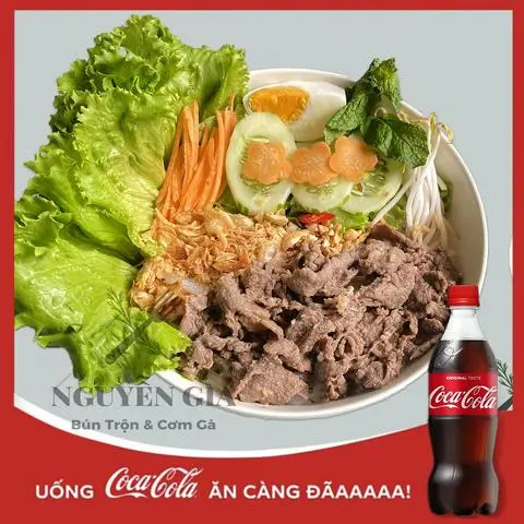 Hình ảnh Bún Trộn Bò Sốt Me - Coca Cola Chai 300 ML