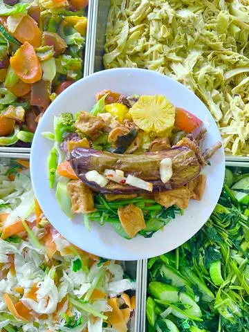 Hình ảnh Cơm Chay Thập Cẩm +Cà Tim Chiên Mắm   + Sữa Hạt Sen