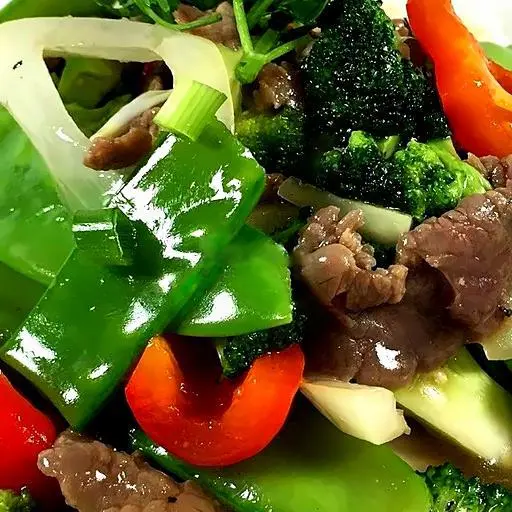 Hình ảnh Cơm Thịt Bò Xào Thập Cẩm