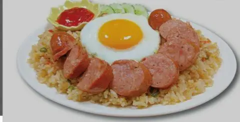 Hình ảnh Cơm Chiên Trứng  + Xúc Xích