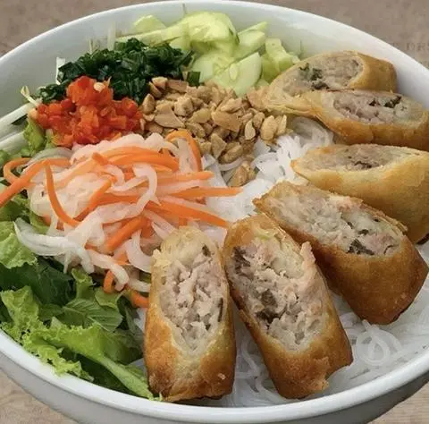 Hình ảnh Bún Chả Giò Hải Sản