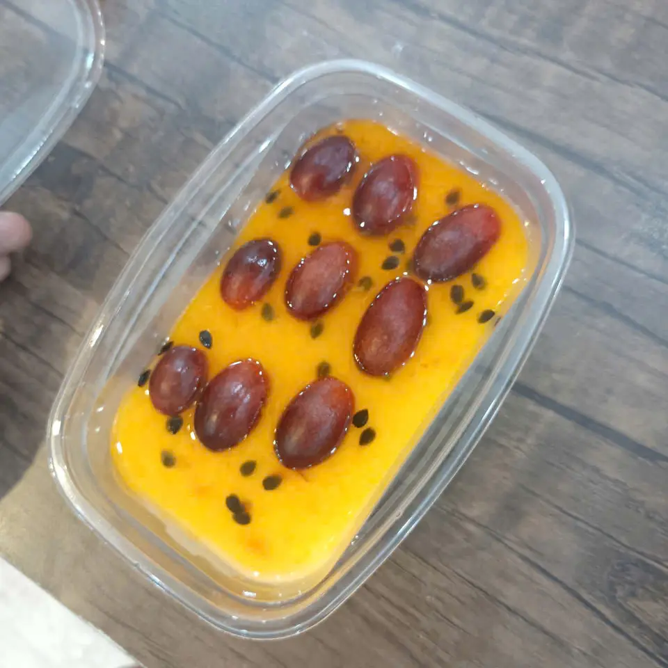 Hình ảnh Panna cotta nho mứt chanh day