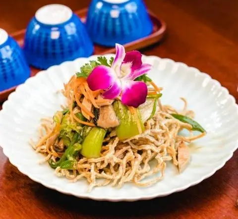 Hình ảnh Mì xào giòn chay