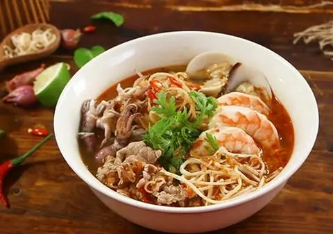 Hình ảnh Bún thái đầy đủ