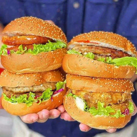 Hình ảnh Hambuger Bò+Gà+Trứng+Phomai