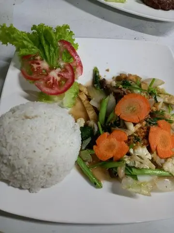 Hình ảnh Cơm chay xào thập cẩm