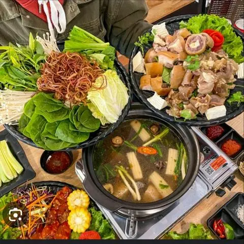 Hình ảnh Lẩu xí quách + xương bò nhỏ 
