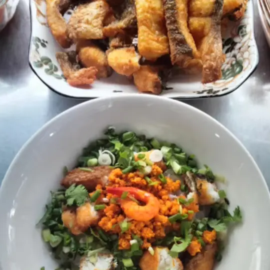 Hình ảnh Bánh canh cá lóc chiên 