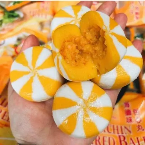 Hình ảnh viên thả lẩu nhân trứng tôm 