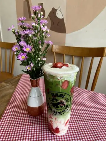 Hình ảnh Matcha latte dâu