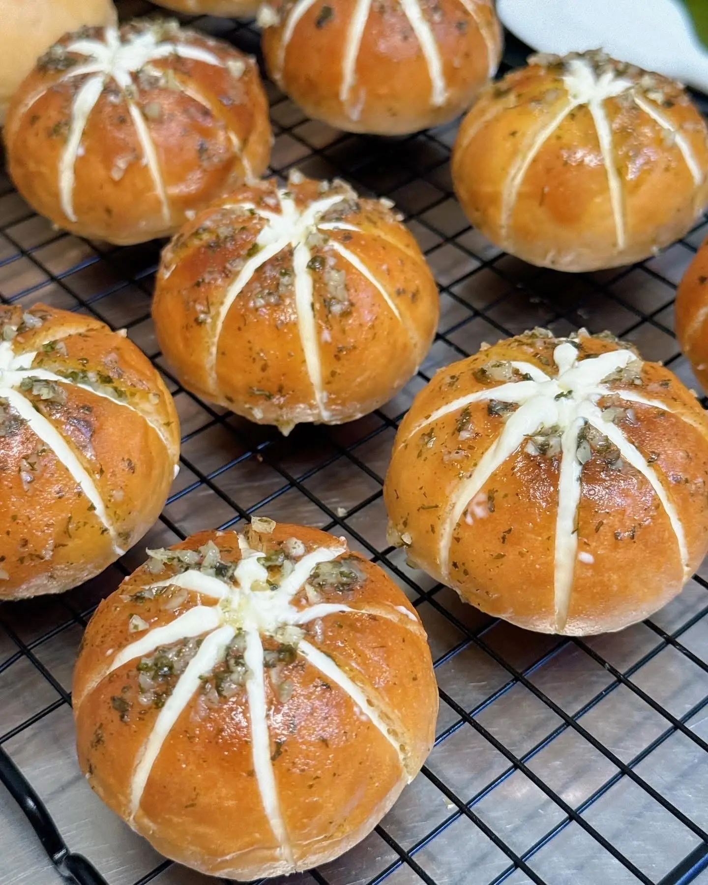 Hình ảnh Garlic butter cheese bun