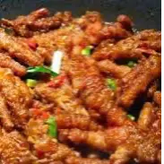 Hình ảnh Chân Gà Rút Xương Cháy Bơ Tỏi 