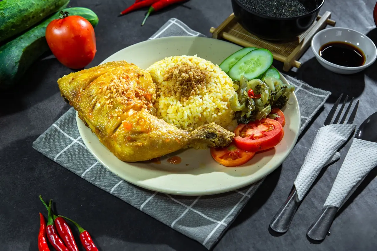 Hình ảnh Cơm Rang Thố Đùi Góc Tư Lớn