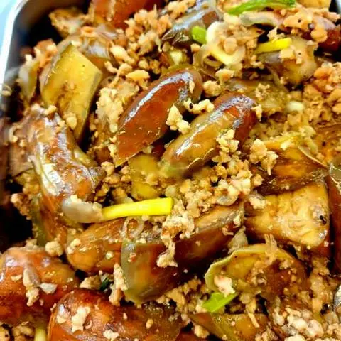 Hình ảnh Cơm cà tím ôm thịt bầm