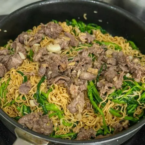 Hình ảnh Mì xào bò rau muống (phần 1-2 người)
