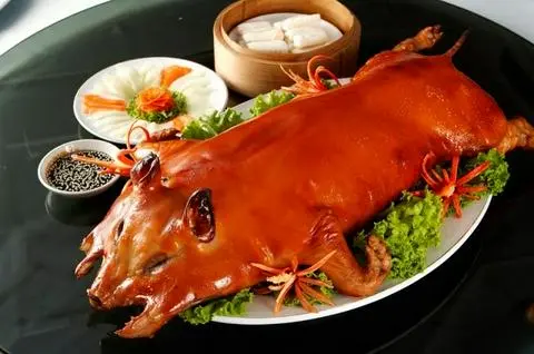Hình ảnh Heo sữa quay 5kg (đặt trước 4 tiếng)